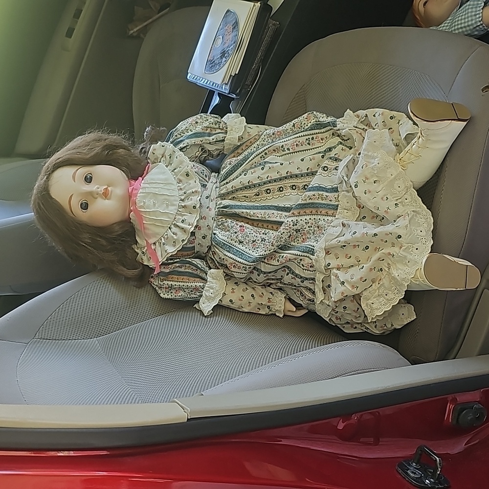 Victoria Ashlea Musical Doll